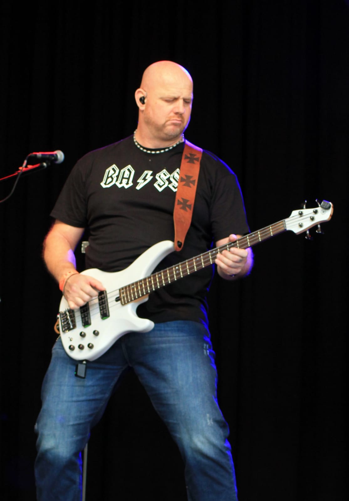 Jürgen Nuding E-Bass
